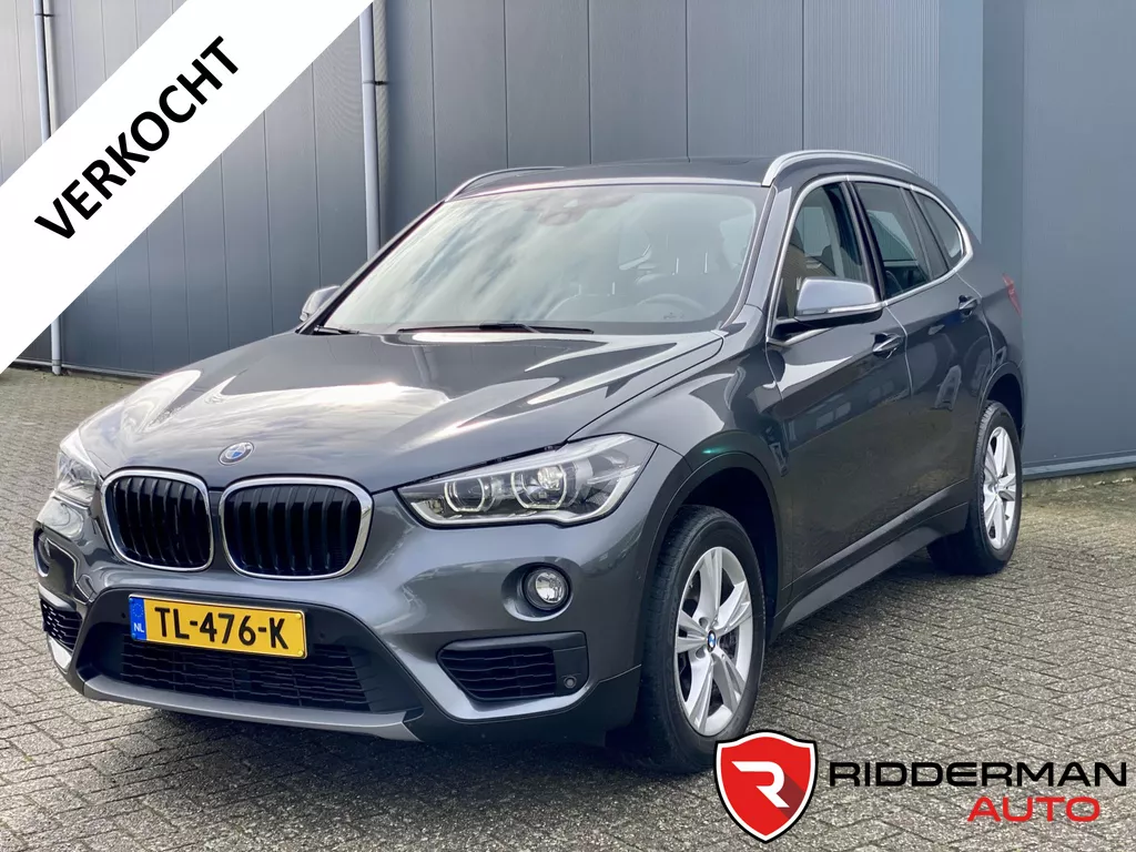 BMW X1 sDrive20i High Executive Aut/Panorama/Full LED/Leder/HUD