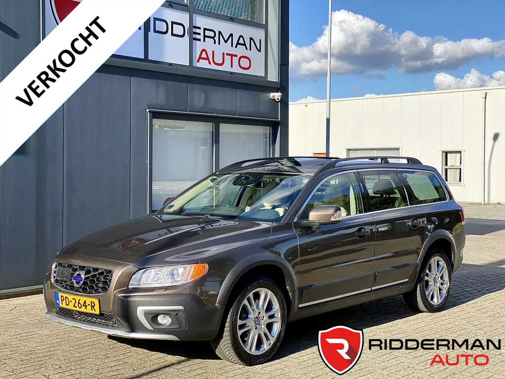 Volvo XC70 2.4 D5 Summum Polar/AUT/Schuif kanteldak/BI-Xenon/Elek.klep